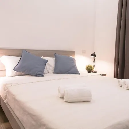 فندق مبيت وإفطار Camelia Apt Colosseum